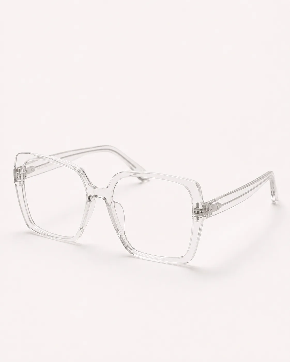 Lentes oversize transparente vistos de frente