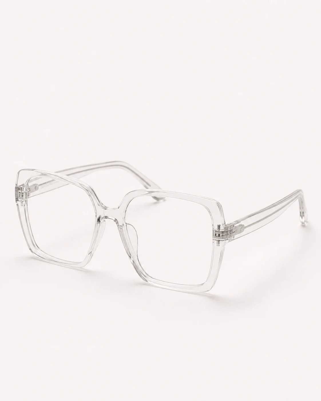 Lentes oversize transparente vistos de frente